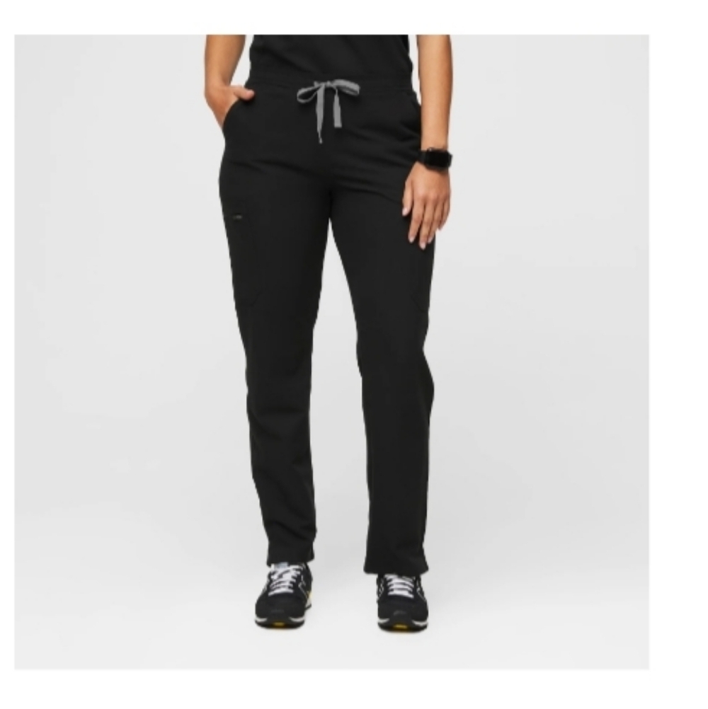 Figs Black YOLA Petite Medium Skinny Scrub Pants